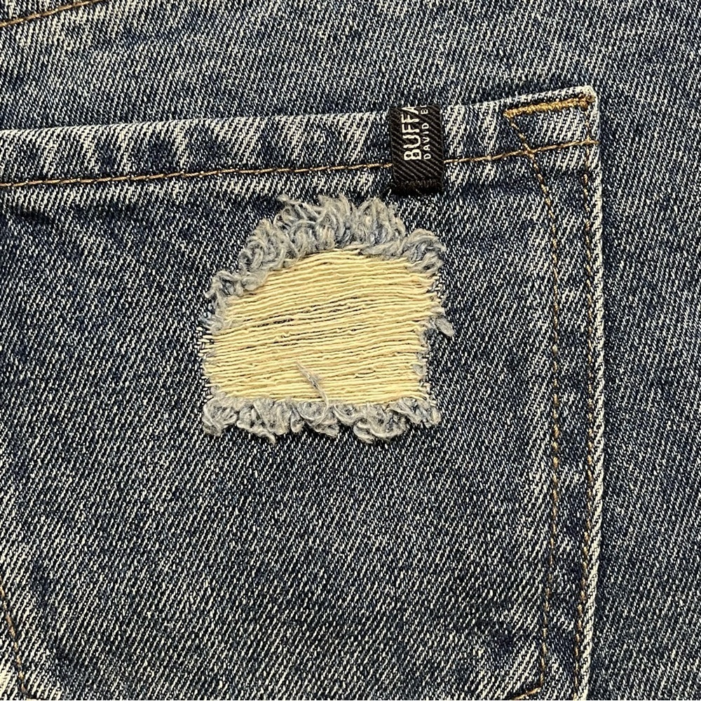 NWT Buffalo David Bitton Faith Mid Rise Distressed w Floral Embroidery Size 29 - Picture 6 of 9